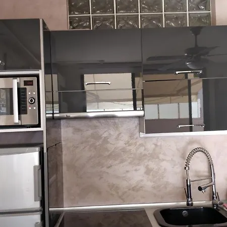 Golden Paradise Seaview *