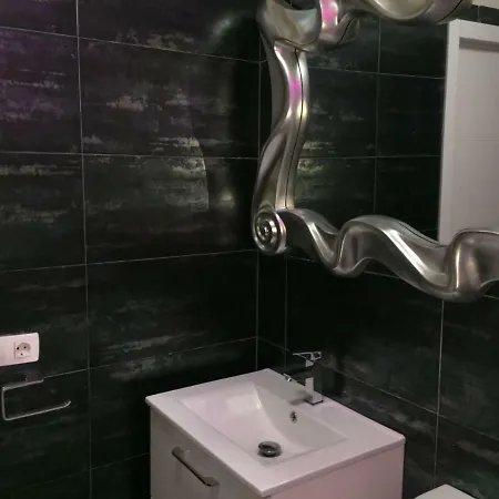 Golden Paradise Seaview