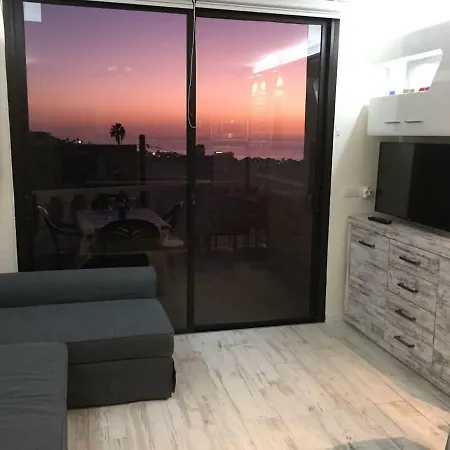 Golden Paradise Seaview Appartement *