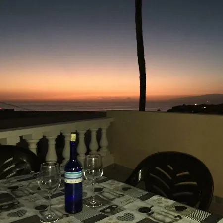 Golden Paradise Seaview Апартаменты Адехе