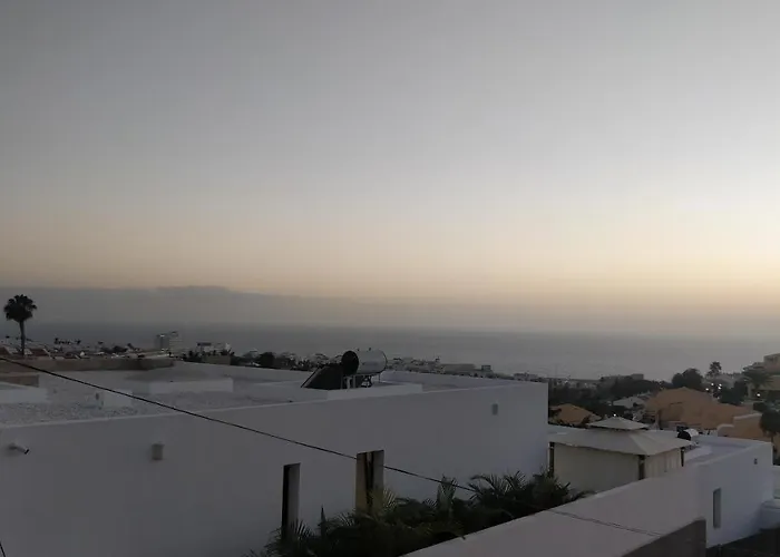 Golden Paradise Seaview Апартаменты